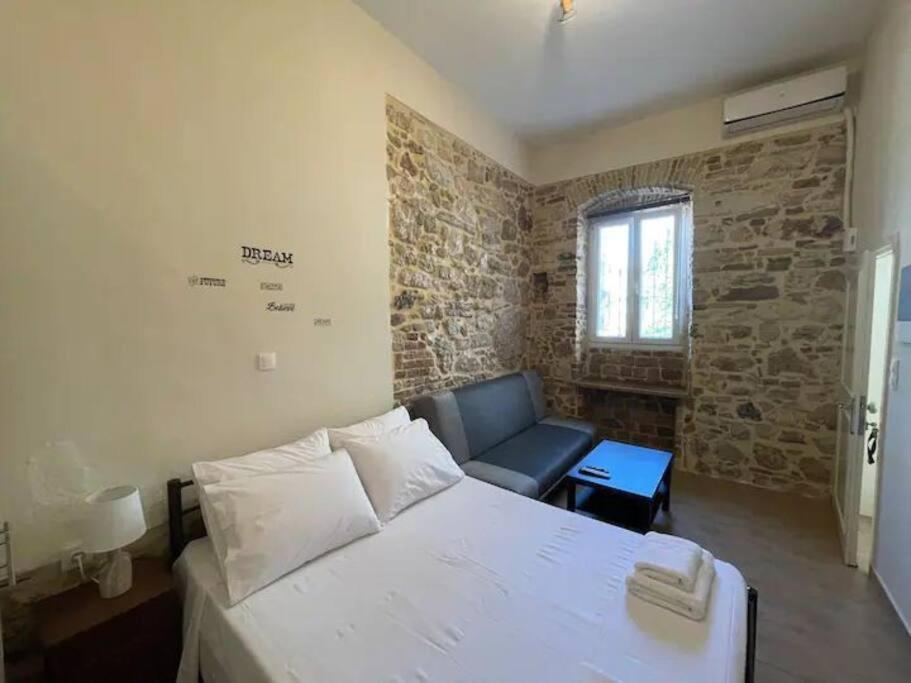 Q Apartments In Corfu Town Eksteriør bilde
